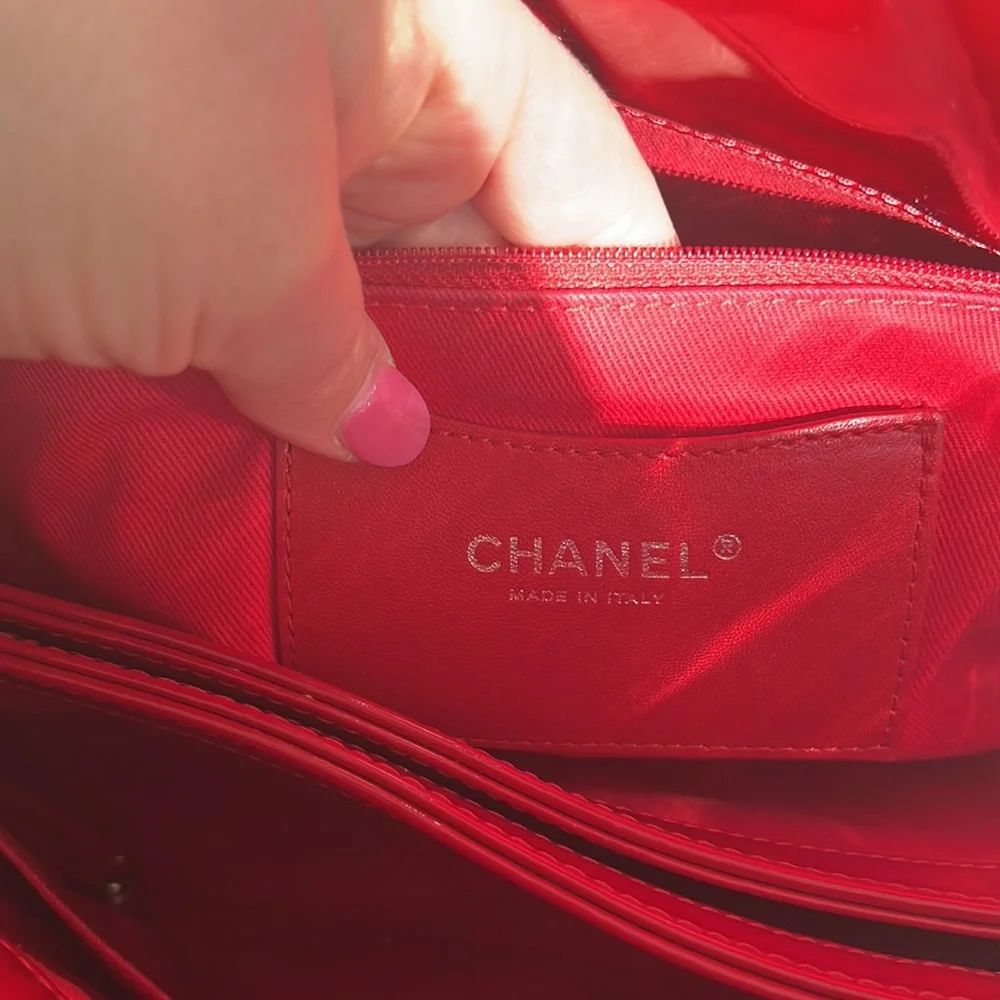 Chanel Red Patent Leather Shoulder Bag – 2010/2011 Karl Lagerfeld Collection